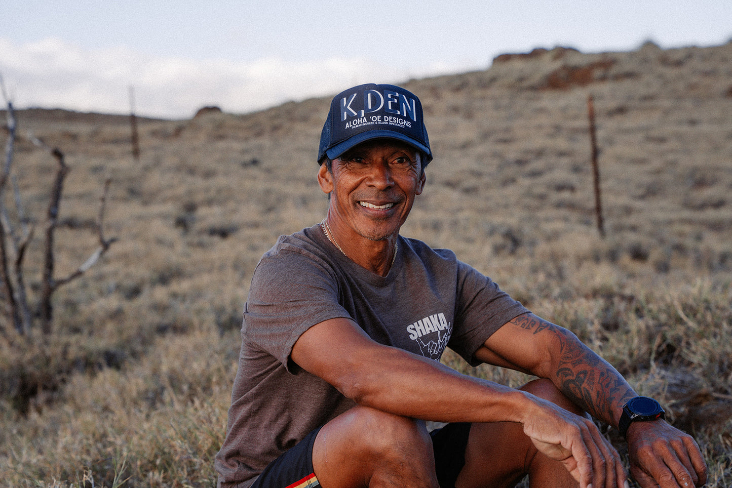 K, Den Aloha ‘Oe Designs Trucker Hat