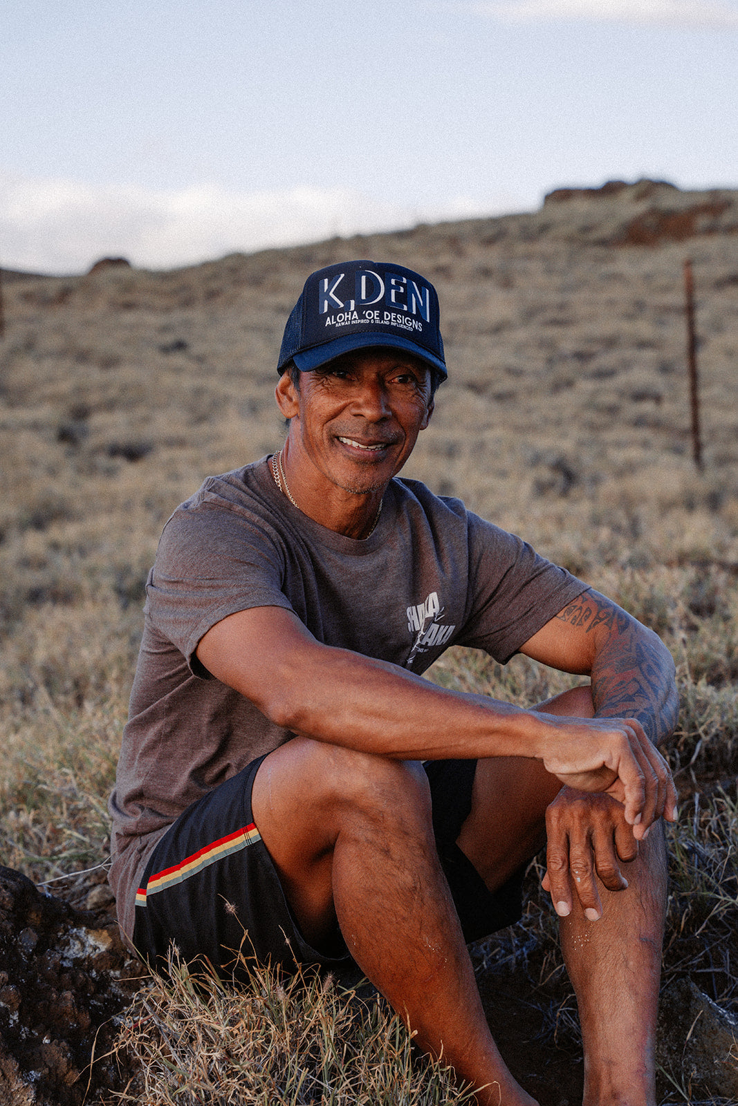K, Den Aloha ‘Oe Designs Trucker Hat