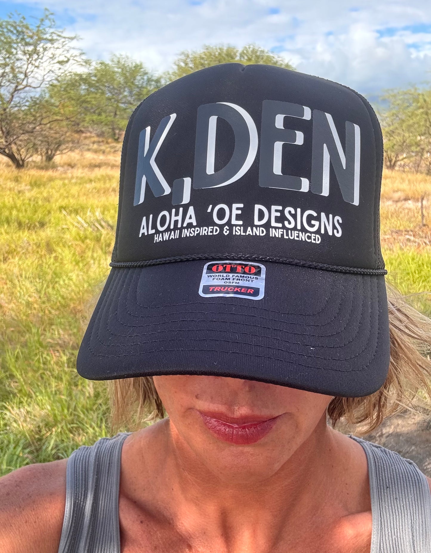 K, Den Aloha ‘Oe Designs Trucker Hay