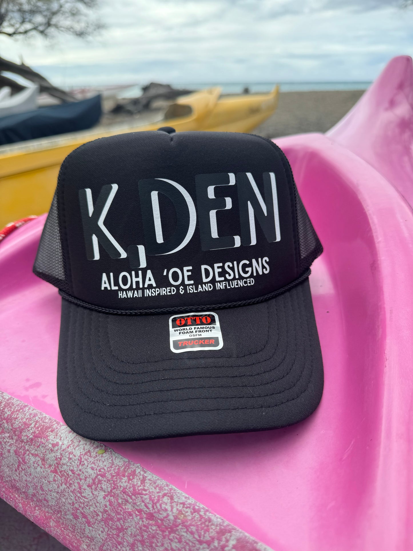 K, Den Aloha ‘Oe Designs Trucker Hay